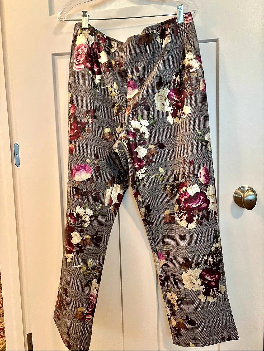 Isaac Mizrahi special occasions pants. Size L